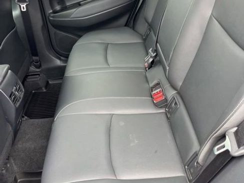 Used 2022 Toyota Corolla Cross XLE w/ Convenience Package AWD/4WD image 10