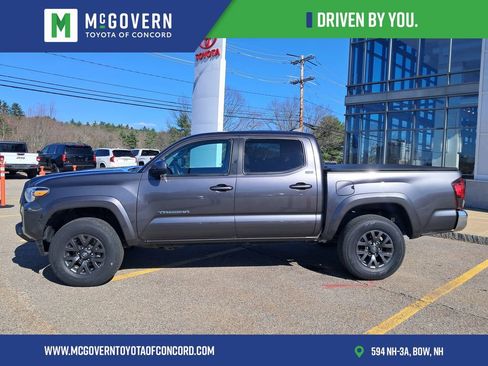 Used 2023 Toyota Tacoma SR5 AWD/4WD image 2