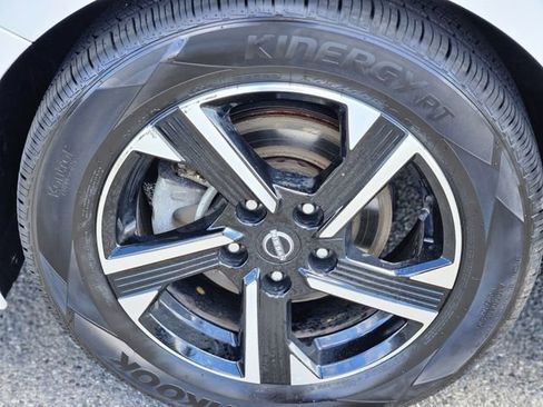 Certified 2024 Nissan Sentra SV image 10