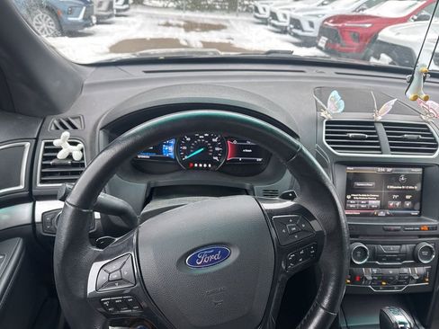 Used 2016 Ford Explorer XLT w/ Equipment Group 202A image 19