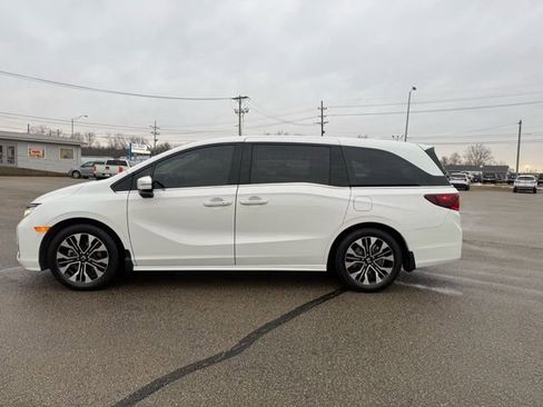 Used 2025 Honda Odyssey Elite image 3