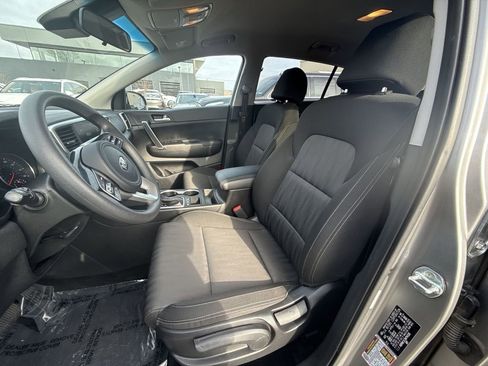 Used 2021 Kia Sportage LX image 11