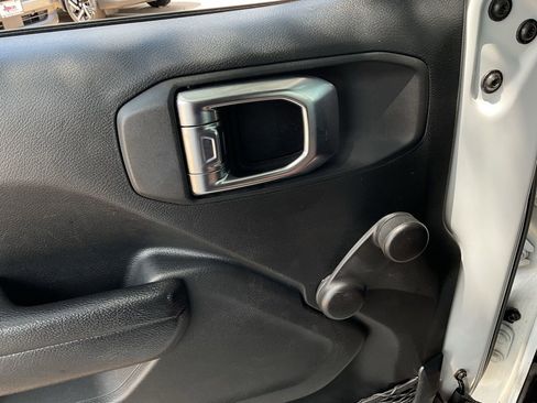 Used 2023 Jeep Wrangler Unlimited Sport AWD/4WD image 18