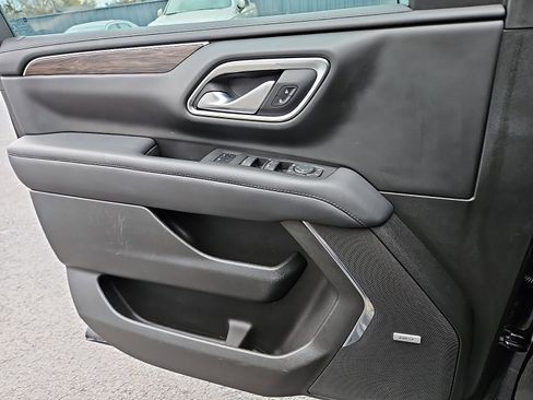 Used 2022 Chevrolet Tahoe Z71 w/ Z71 Off-Road Package image 11