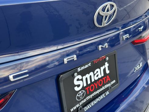 Used 2025 Toyota Camry XLE image 7