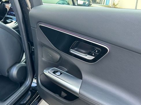 Used 2025 Mercedes-Benz C 300 Sedan image 36