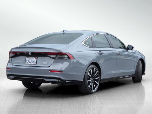 Used 2023 Honda Accord Touring image 5
