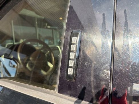 Used 2018 Ford F150 Lariat image 22