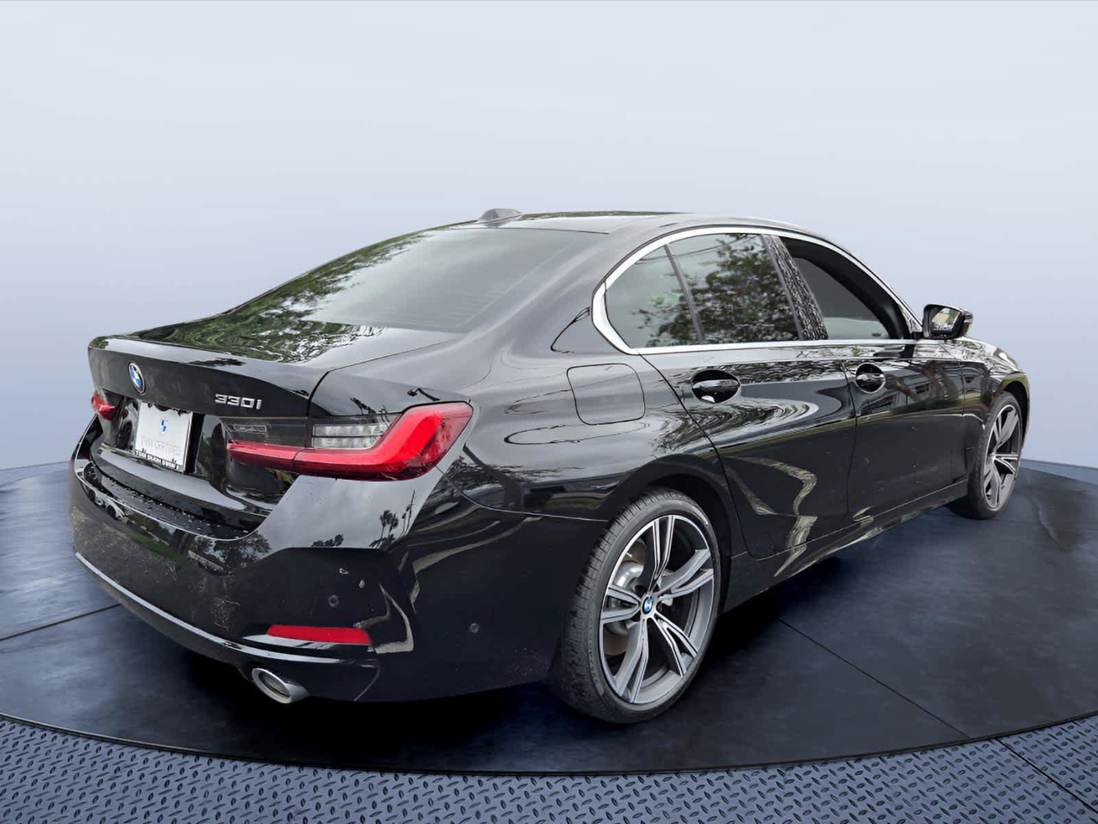 Used 2024 BMW 330i Sedan w/ Premium Package RWD image 3