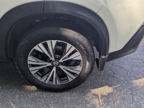 Used 2021 Nissan Rogue SV AWD/4WD image 10