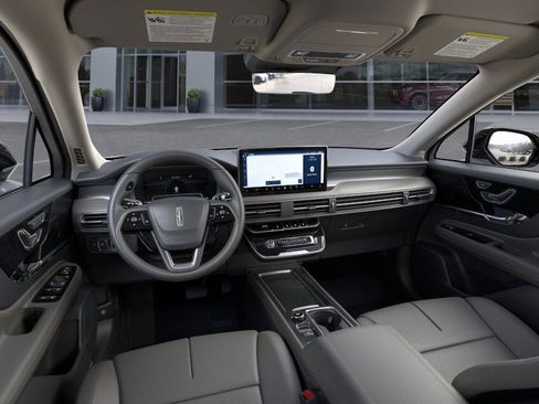 New 2026 Lincoln Corsair Premiere image 9