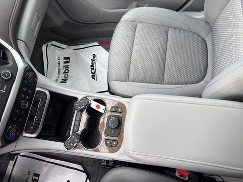 Used 2021 GMC Acadia SLE w/ Driver Convenience Package image 12