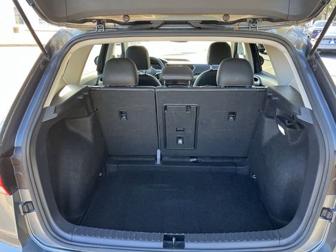 Used 2024 Volkswagen Taos SE image 33