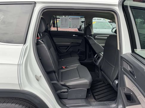 Used 2023 Volkswagen Atlas SE AWD/4WD image 17