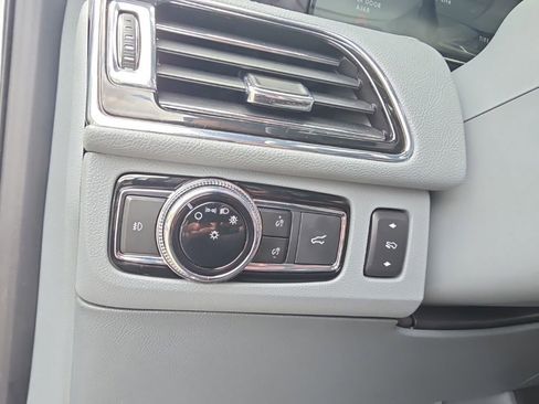 Used 2021 Lincoln Navigator Reserve w/ Luxury Package AWD/4WD image 14