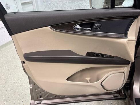 Used 2019 Lincoln Nautilus Select AWD/4WD image 13