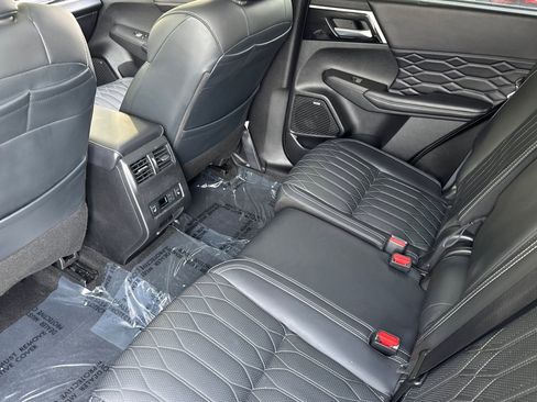 Used 2025 Mitsubishi Outlander SEL image 29