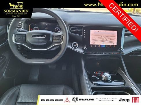 Certified 2024 Jeep Wagoneer Series II w/ Flexible Seating Group AWD/4WD image 7
