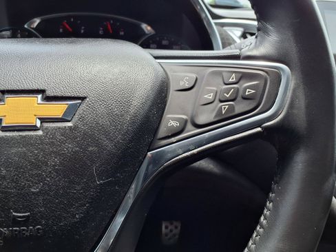 Used 2017 Chevrolet Malibu LT FWD image 16