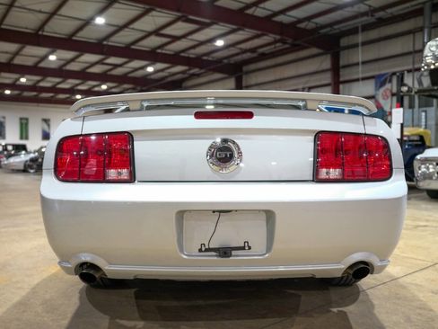 Used 2005 Ford Mustang GT Premium image 7