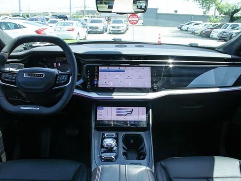 Used 2024 Jeep Wagoneer Launch Edition AWD/4WD image 17