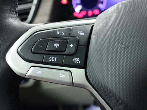 Used 2025 Volkswagen Atlas SEL Premium R-Line image 21