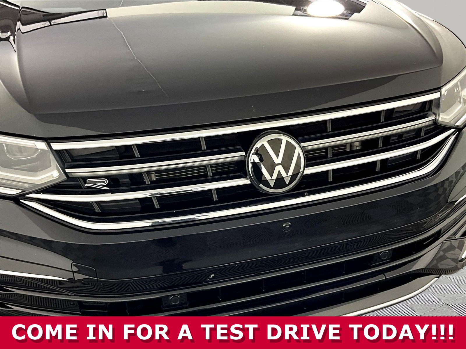 Used 2022 Volkswagen Tiguan SEL R-Line AWD/4WD image 29