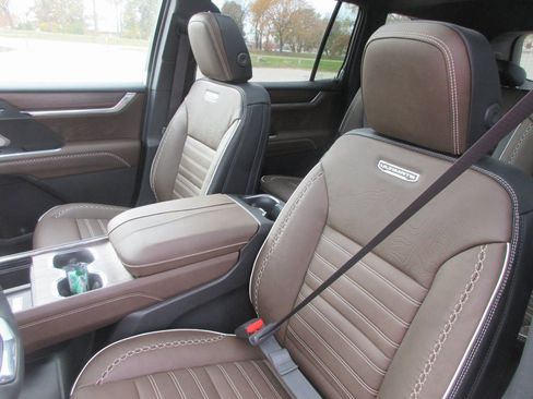 New 2026 GMC Acadia Denali Ultimate image 10