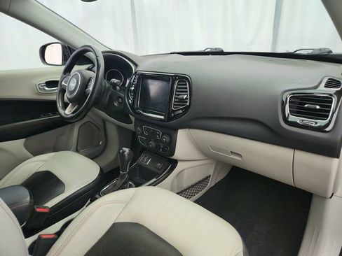 Used 2018 Jeep Compass Limited w/ Navigation Group FWD image 28