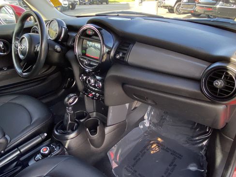 Used 2019 MINI Cooper 2-Door Hardtop image 12