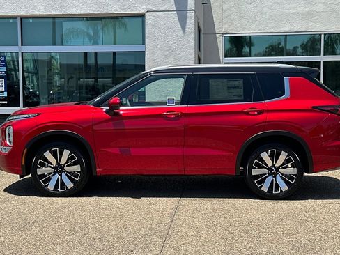 New 2025 Mitsubishi Outlander SEL image 7