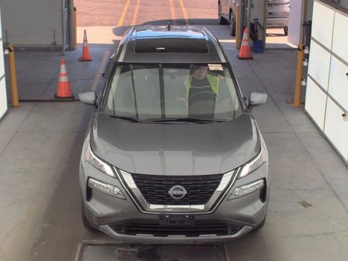 Used 2023 Nissan Rogue SL w/ SL Premium Package image 2