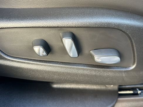 Used 2025 Cadillac XT6 Premium Luxury w/ Technology Package image 24