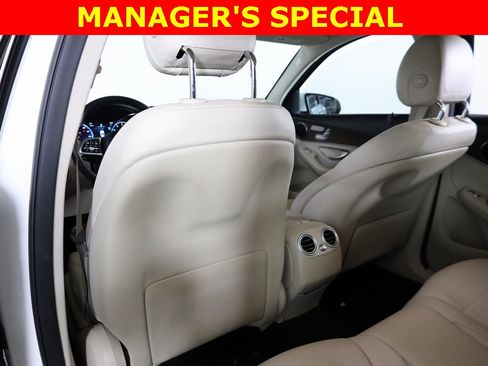 Used 2021 Mercedes-Benz GLC 300 GLC 300 image 31