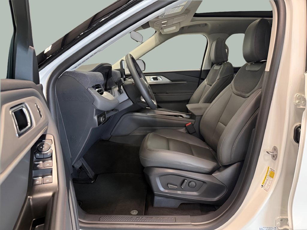 New 2026 Ford Explorer Active w/ Active Comfort Package AWD/4WD image 16