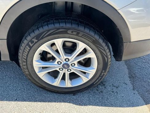 Used 2018 Ford Escape SE AWD/4WD image 7