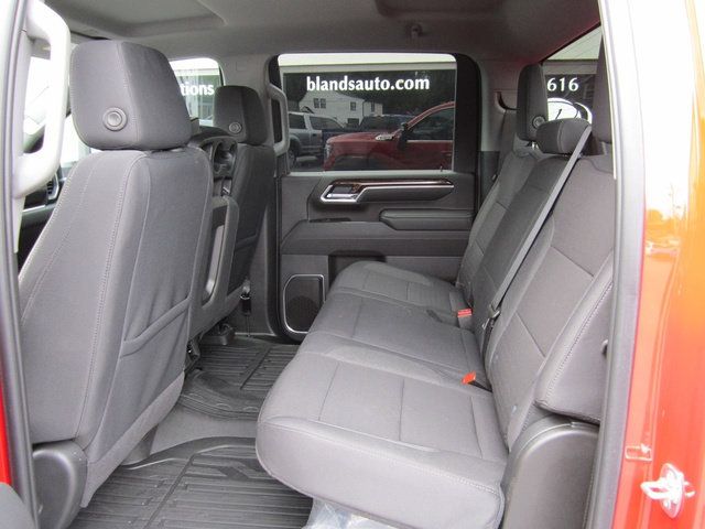 Used 2025 GMC Sierra 3500 SLE w/ SLE Convenience Package AWD/4WD image 9
