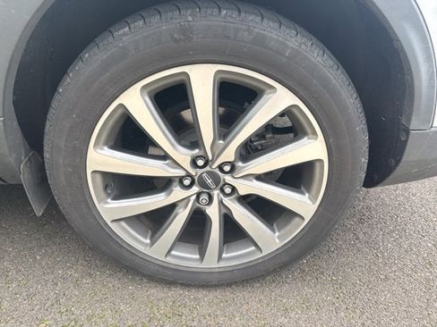 Used 2019 Lincoln Nautilus Select image 13