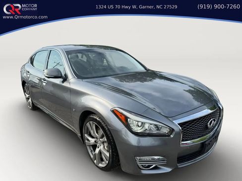 Used 2017 INFINITI Q70 L 3.7 AWD/4WD image 1