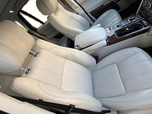 Used 2016 Land Rover Range Rover HSE image 15