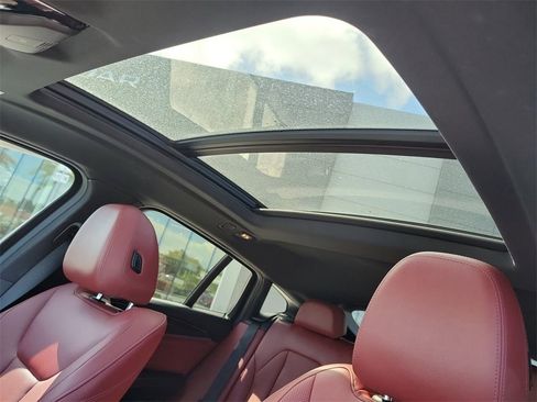 Used 2024 BMW X4 xDrive30i w/ Parking Assistance Package image 28