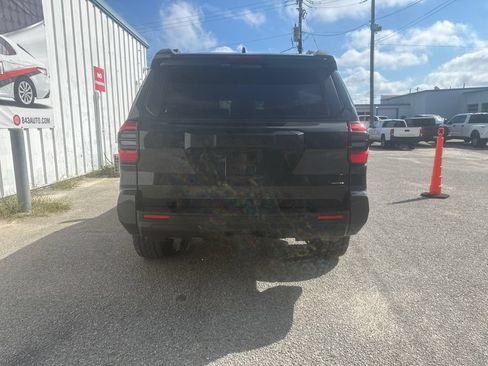 Used 2025 Toyota 4Runner SR5 RWD image 7