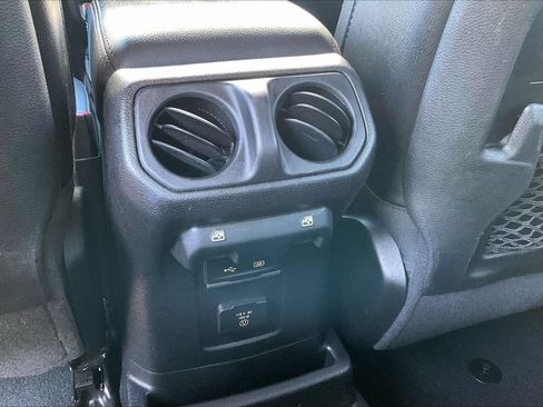 Used 2020 Jeep Wrangler Unlimited Rubicon AWD/4WD image 17