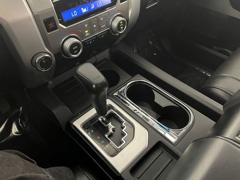 Used 2016 Toyota Tundra Limited w/ Limited Premium Package AWD/4WD image 23
