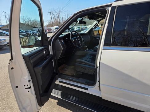 Used 2016 Ford Expedition Platinum AWD/4WD image 12