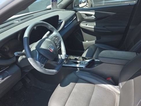 Used 2024 Buick Envista Sport Touring w/ Convenience I Package FWD image 9