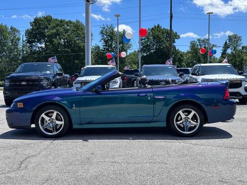 Used 2004 Ford Mustang Cobra RWD image 4