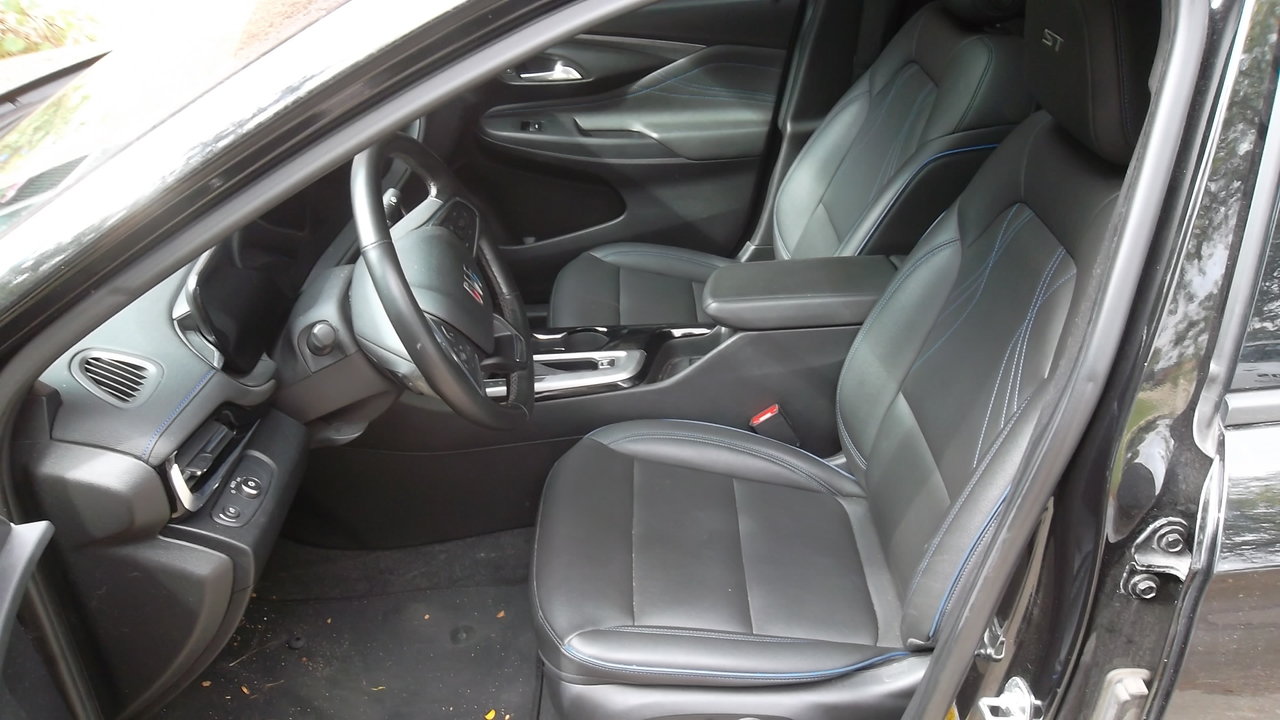 Used 2024 Buick Envista Sport Touring w/ Convenience I Package FWD image 7