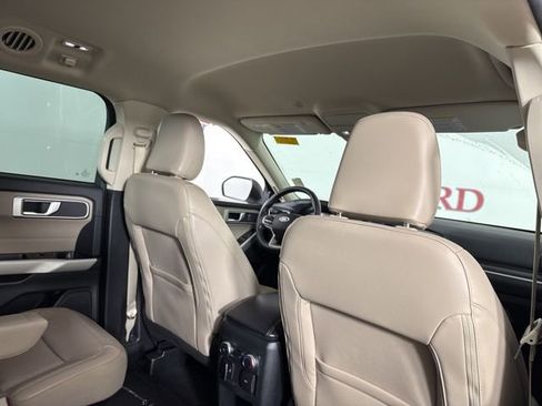 Used 2021 Ford Explorer XLT w/ Equipment Group 202A image 19