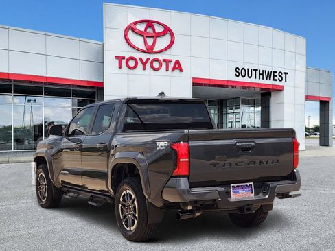 Used 2024 Toyota Tacoma TRD Sport RWD image 4